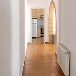Kapsalos House * Скала