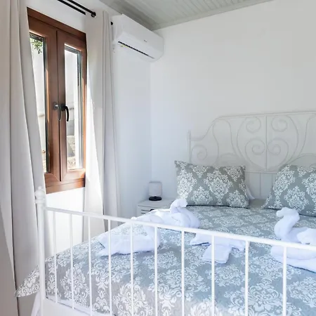 Kapsalos House * Skala
