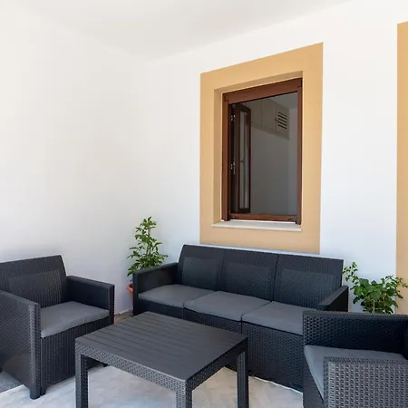 Kapsalos House Apartamento *